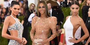 FOTO: 13 Artis Dengan Gaun Terseksi di Met Gala, Awas Gagal Fokus