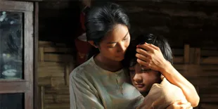 Foto Adegan Film AIR MATA TERAKHIR BUNDA