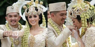 FOTO: Akad Nikah Selvi Kitty, Emas - Uang Dollar Untuk Seserahan