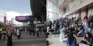 FOTO: Antrian Konser Super Junior 'Super Show 8 in Jakarta', Perjuangan Fans Datang Pagi Buta Demi Ketemu Oppa