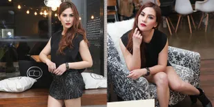 FOTO: Arisan Sosialita di Cafe Miliknya, Rina Herk Sekalian Promo