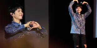 FOTO: Awas Baper, Park Bo Gum Ganteng Pakai Baju Batik di Fanmeet