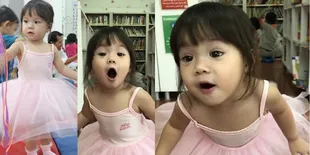 FOTO: Baby Gempi Balet Pakai Dress Tutu, Bikin Ingin Punya Anak!