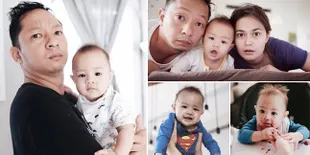 FOTO: Bayi Sadar Kamera, Bjorka Anak Ringgo Makin Ganteng & Lucu!
