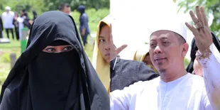 FOTO Berduka, Istri Pertama Opick Beri Doa Untuk Almarhumah Wulan