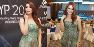 FOTO Bisnis Kartu Ucapan Rina Herk Raih Penghargaan Internasional