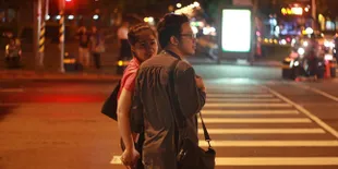 Foto Candid, Gracia Indri - David NOAH Romantis di Jalanan Taiwan