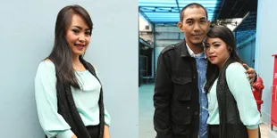 FOTO Curhat Jarang ke Mall Viral, Ini Kemesraan Mpok Alpa & Suami