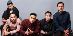 FOTO: Dari Ide Gila Sang Gitaris Lyla Bikin Konser Decadance