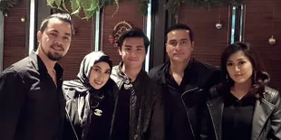 FOTO: Demi Anak, Adjie Pangestu Dinner Bareng Mantan Istri