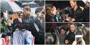 FOTO: Demi Fans, Pangeran Harry Rela Basah Kuyup Terguyur Hujan