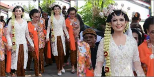 FOTO: Detail Kebaya Cantik Selvi Ananda Resmi Jadi Istri Gibran