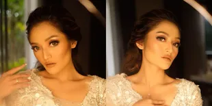 FOTO: Detail Penampilan Siti Badriah di Acara Resepsi, Cantik dan Flawless!