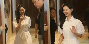Foto Detik-Detik Kim Ji Won Masuk Venue Press Conference, Cantik Banget Bikin Semua Orang Gagal Fokus