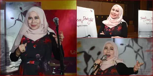 FOTO: Dewi Yull Tetap Awet Muda Meski Usia Setengah Abad Lebih