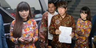 FOTO: Ditemani Kuasa Hukum, Dinar Candy Laporkan Akun Prostitusi