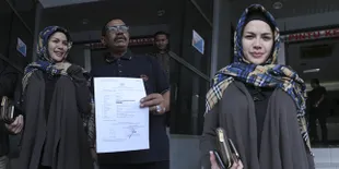 FOTO Ditemani Pengacara, Nikita Mirzani Laporkan Balik Sajad Ukra