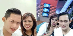 FOTO: Elly Sugigi Yang Semakin Mesra Bareng Pria Lebih Muda Ini