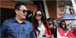 Foto Farhat Abbas Hadir Didampingi Regina di Sidang Cerai Perdana