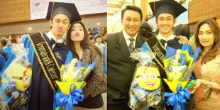 FOTO: Felicya Angelista Setia Temani Immanuel Hito Jalani Wisuda