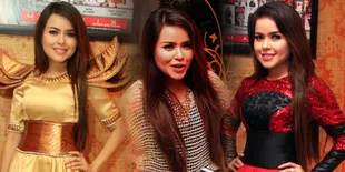 [FOTO] Fitting Gaun Emas dan Merah, Siti Liza Disangka Mau Nikah