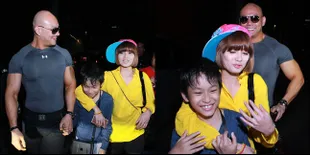 Foto-Foto Chika Jessica Tertangkap Mesra Dengan Deddy & Azka!