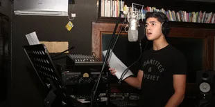 Foto-Foto Eksklusif Al Ghazali Rekaman Bareng Dhani