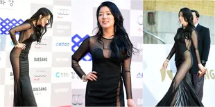 Foto-Foto Noh Su Ram Kenakan Dress Transparan Hampir Telanjang