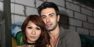 Foto-Foto Pria Iran Pacar Tata Janeeta - Tampan dan Romantis