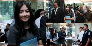 Foto-Foto Prilly Jalani Pemeriksaan dan Tunjukkan Bukti Perawan