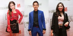 FOTO Gaya Kece Para Selebriti di Acara Premiere Film 'PERTARUHAN'