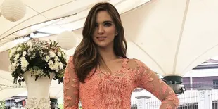 FOTO: Gaya Nia Ramadhani di Pernikahan Kakaknya, Simple & Cantik!