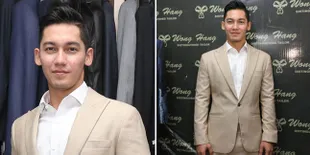 FOTO: Ganteng & Gagah! Samuel Zylgwyn Fitting Baju Pengantin