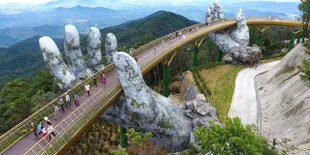 FOTO: Golden Bridge, Jembatan di Vietnam Dengan View Menakjubkan!