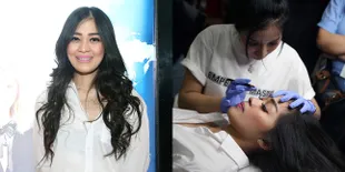 FOTO Gracia Indri Lakukan Sulam Alis, Sang Adik Sempat Merasa Iri