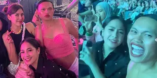 Foto Hebohnya Nagita Slavina dan Syahnaz Sadiqah Nonton Konser BLACKPINK di Korea, Bikin Iri Blink