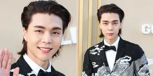 Foto Johnny NCT di Gold Gala 2023 yang Tampan Gagah, Jadi Trio Saat Pose Bareng Ok Taecyeon dan Eric Nam