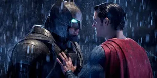 FOTO: Keren! Ini Dia Foto Terbaru dari Film 'BATMAN V SUPERMAN'