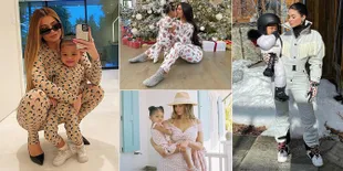 FOTO: Ketika Kylie Jenner & Stormi Webster Kembaran Baju, Nggemesin Banget!