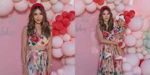 Foto Kezia Toemion Menantu Bambang Trihatmodjo di Ultah Anaknya, Pakai Crop Top Tunjukkan Perut Langsing