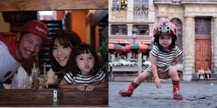 FOTO: Kocak! Begini Pose Lucu Baby Gempi Pakai Helm dan Jas Hujan