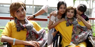 FOTO: Kondisi Membaik, Penampilan Yana Zein Terlihat Lebih Segar