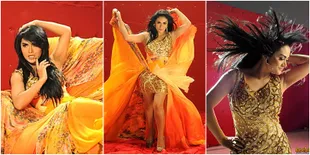 Foto Krisdayanti Tampil Seksi dan Ceria di Video Klip Ratu Cinta