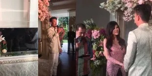 FOTO Lamaran Sederhana Denny Sumargo - Dita Soedarjo, Beri iMac