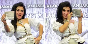 FOTO: Launching Album, Syahrini Berhiaskan Emas-Emas Berkilauan!