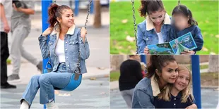 FOTO: Makin Happy, Selena Gomez Tunjukkan Sisi Keibuan di Taman