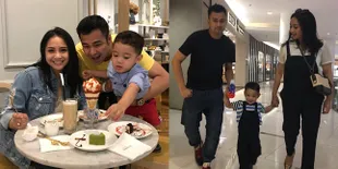 FOTO Mandi Bola - Jalan Bareng, Keseruan Raffi, Nagita & Rafathar