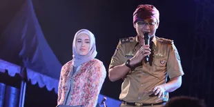 FOTO: Manggung Bareng Ungu, Pasha Pakai Baju Dinas Wakil Walikota