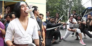 FOTO Momen Keseruan Cast 'WIRO SABLENG' Ikut Lomba Makan Kerupuk!