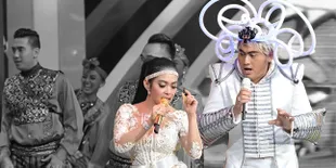 Foto: Nassar - Syahrini Duel Cetar di Atas Panggung 'IDA 2015'